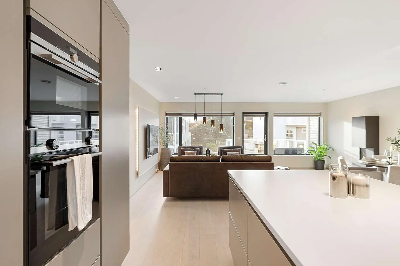 Home Window Tinting: Benefits, Types, and Expert Tips